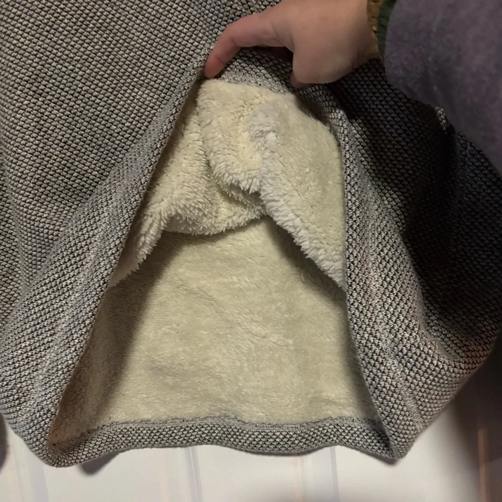 Orvis Sherpa Lined Gray Quarter-Zip Sweater, size XL - Picture 7 of 11